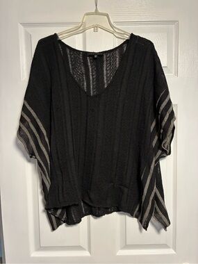 Sanctuary Black Knit V-Neck Tunic with Gray Stripe Sleeves